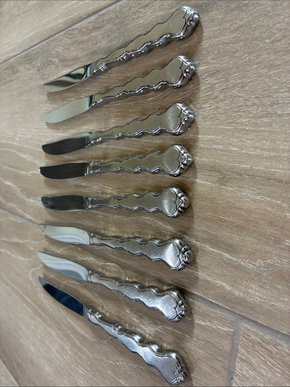 Oneida Silver Scalloped Handle Butter Knives, Set of 8